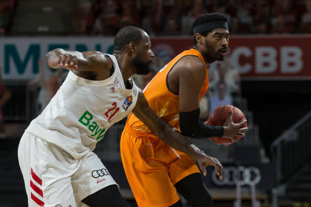 效力于米兰 效力于米兰